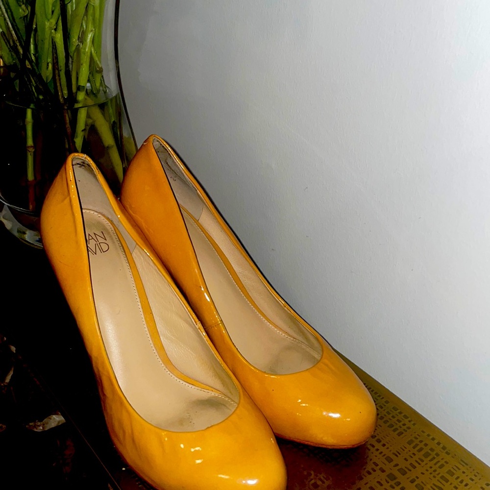Joan & David Patent Leather Tan Pump